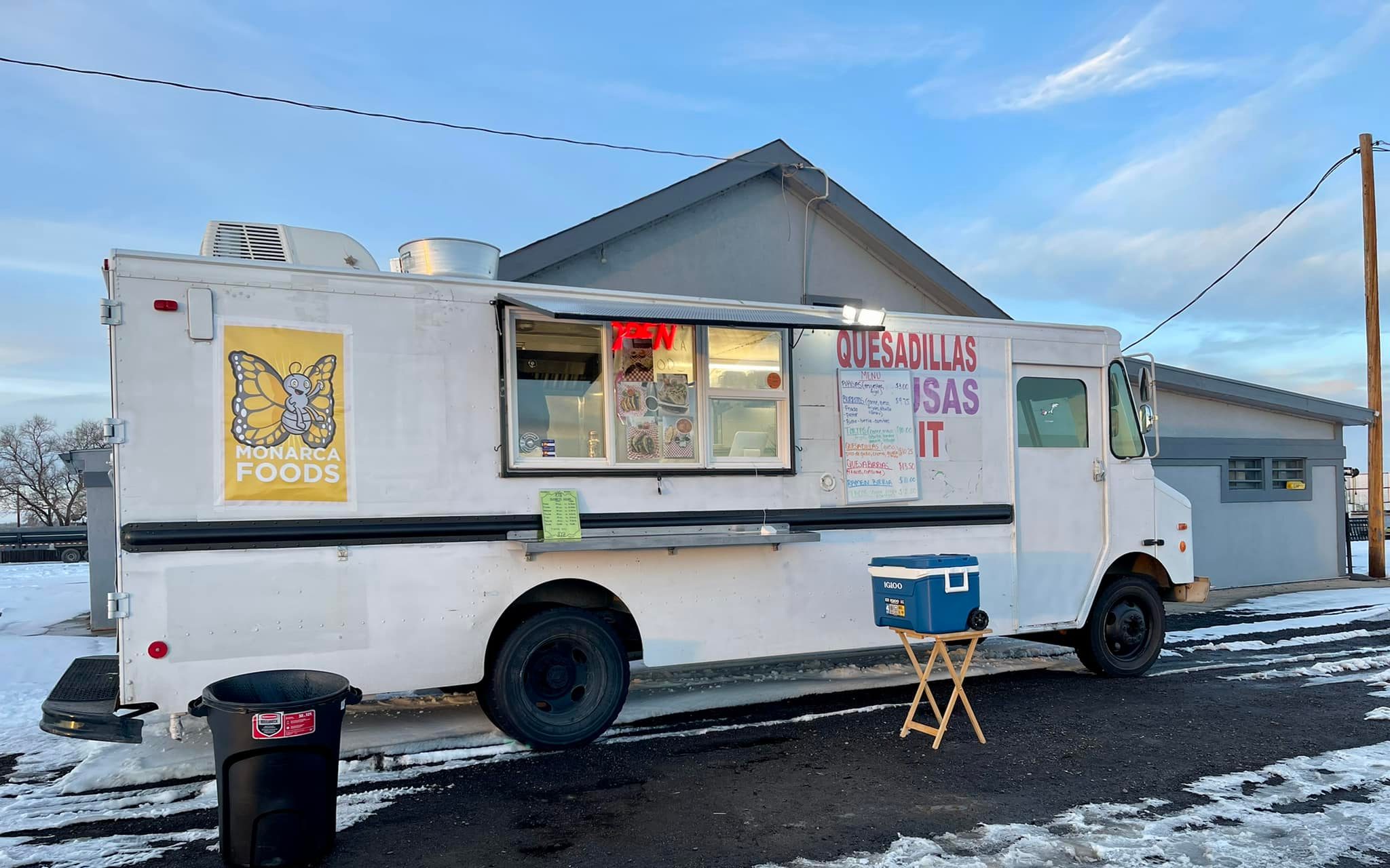 Monarca Foods food truck in snow